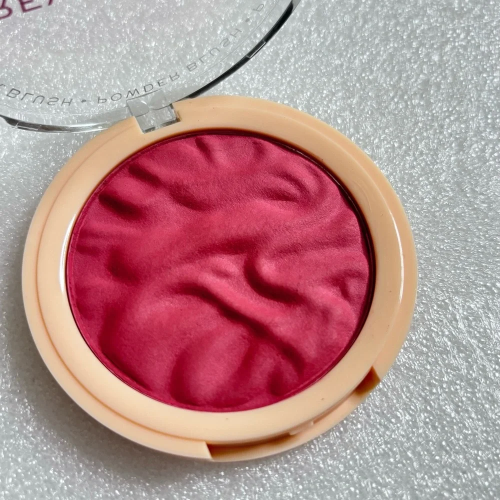 💝NEW Makeup Revolution Rose Kiss Powder Blush💝